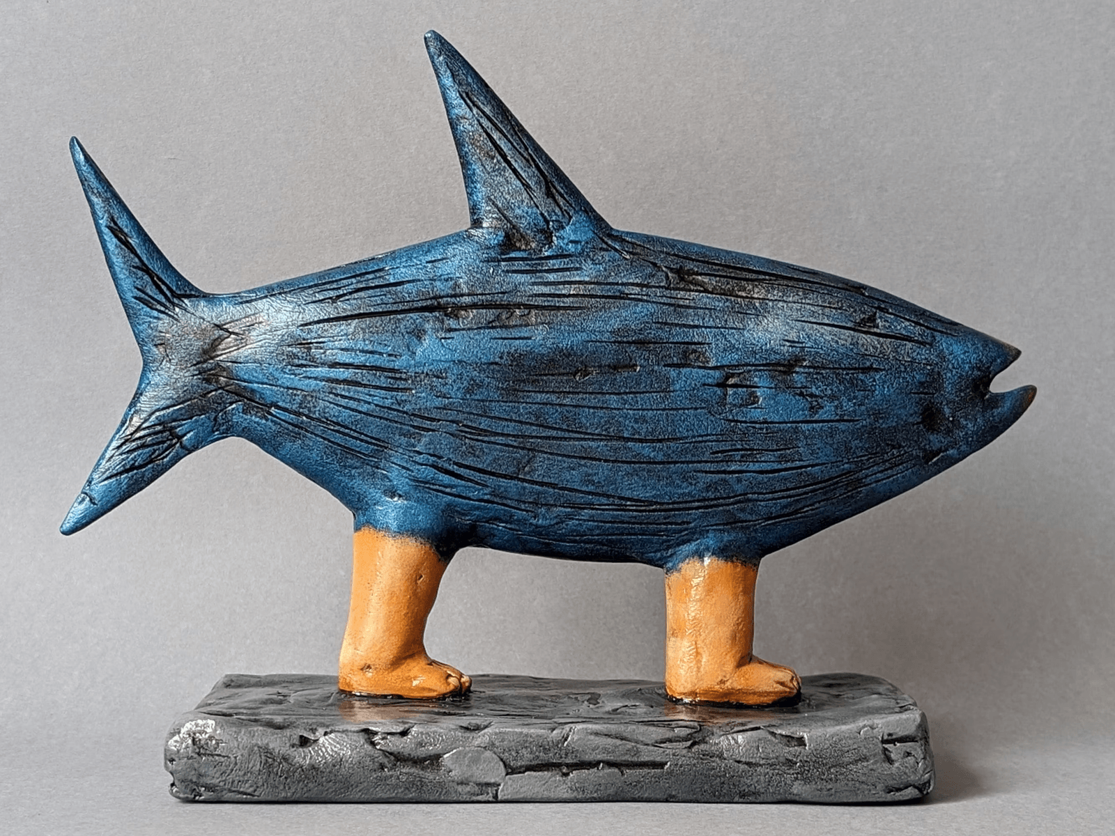 sardine-sentinel-statue-sculpture-02
