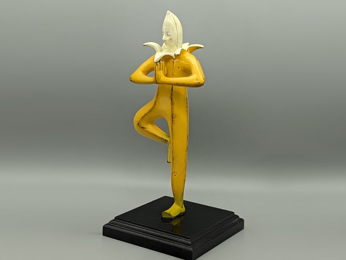 zen-banana-statue-sculpture-05