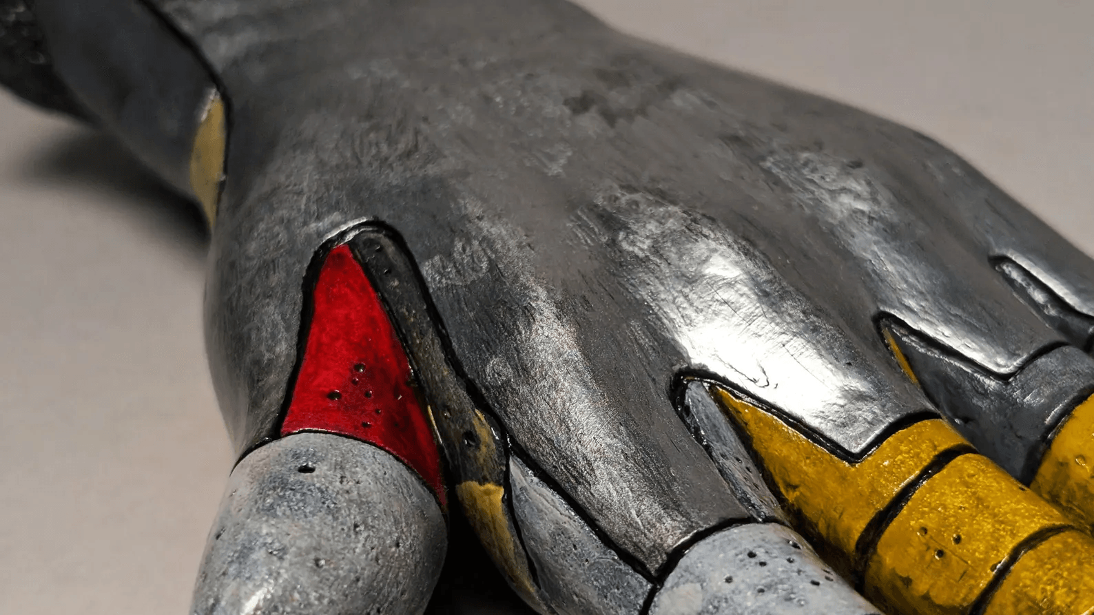 brutalist-hand-02-005