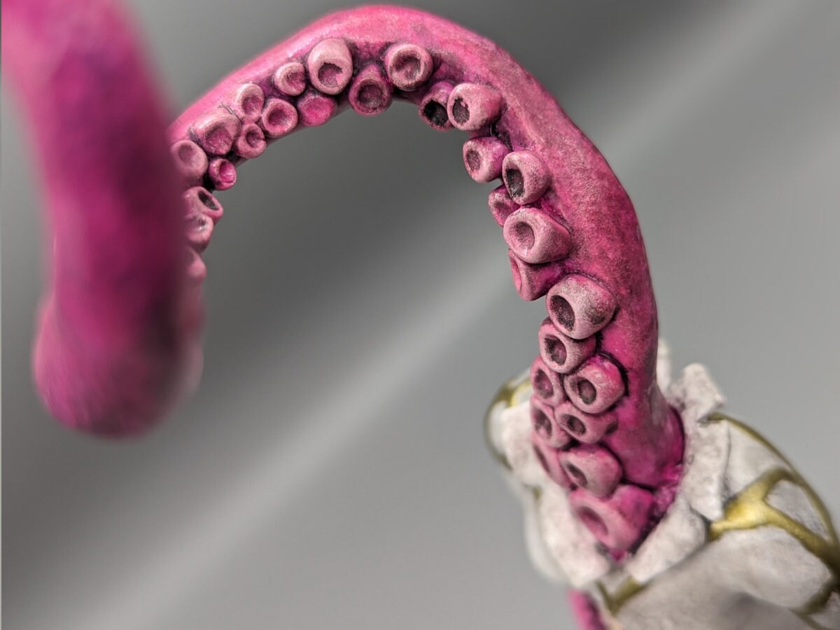 kintsugi-kraken-resilience-in-broken-beauty-statue-sculpture-08