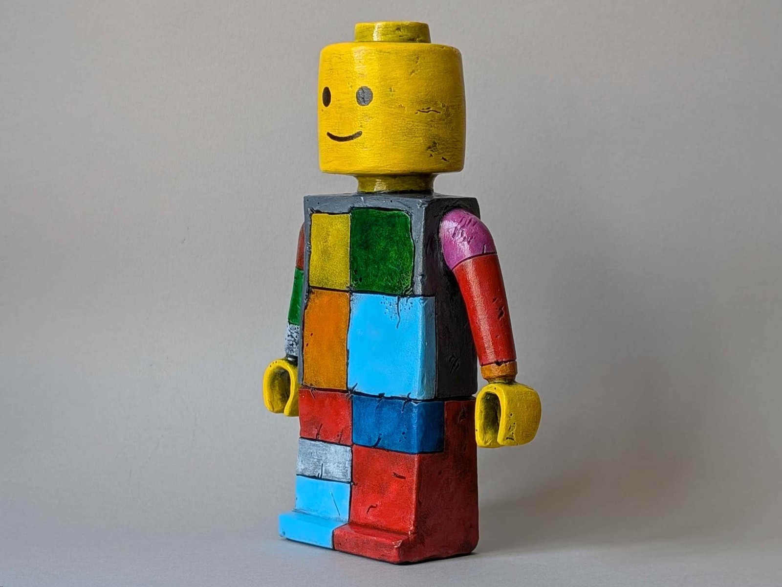 brick-blocker-lego-tribute-sculpture-lego-guy-homage-02